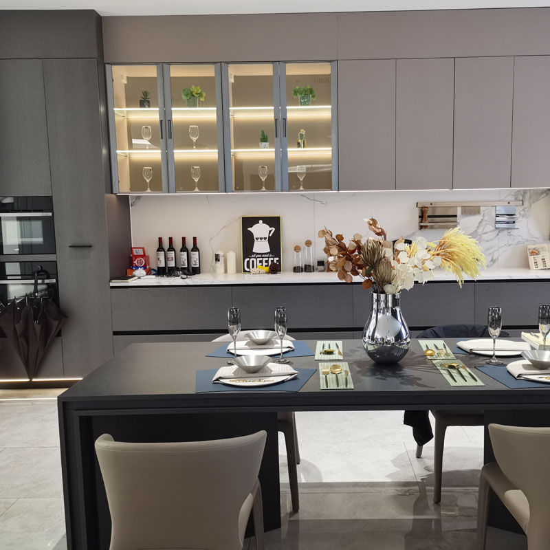 डायनिंग रूम कॅबिनेट आधुनिक होम स्पेसचे रूपांतर कसे करतात?